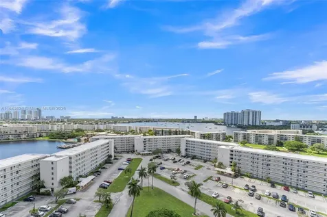 18021 Biscayne Boulevard Aventura FL 33160
