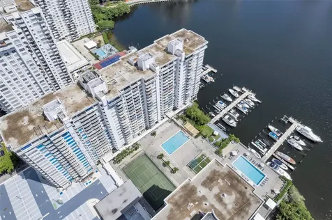 18021 Biscayne Boulevard Aventura FL 33160
