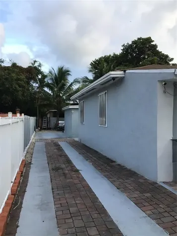 1860 NW 45th Street Miami FL 33142