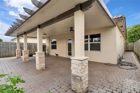2401 NE 4th Street Homestead FL 33033