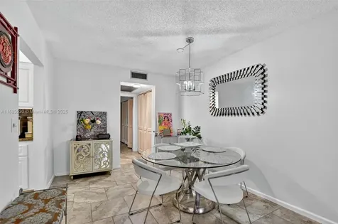 2009 N Farnham N Deerfield Beach FL 33442