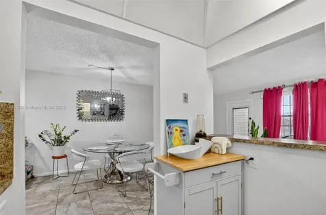 2009 N Farnham N Deerfield Beach FL 33442