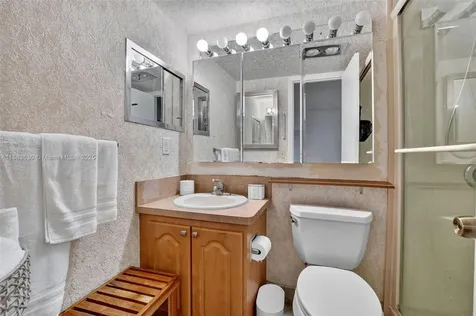 2009 N Farnham N Deerfield Beach FL 33442