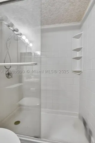 2009 N Farnham N Deerfield Beach FL 33442