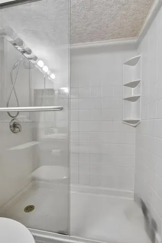 2009 N Farnham N Deerfield Beach FL 33442
