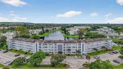 2009 N Farnham N Deerfield Beach FL 33442