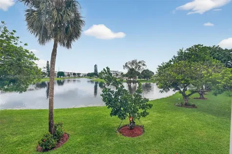 2009 N Farnham N Deerfield Beach FL 33442