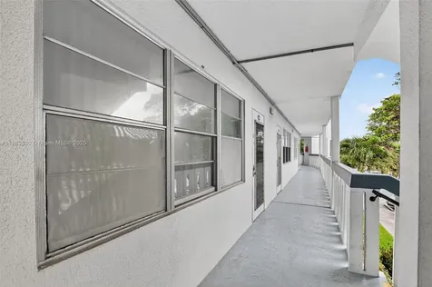 2009 N Farnham N Deerfield Beach FL 33442