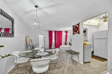 2009 N Farnham N Deerfield Beach FL 33442