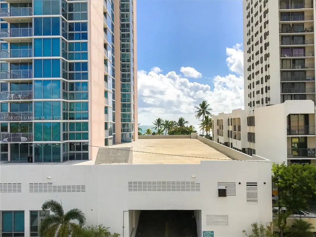 2642 Collins Avenue Miami Beach FL 33140