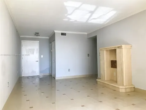 2642 Collins Avenue Miami Beach FL 33140