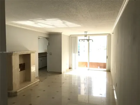 2642 Collins Avenue Miami Beach FL 33140