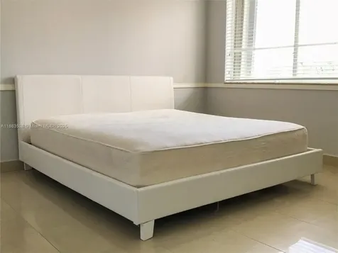 2642 Collins Avenue Miami Beach FL 33140
