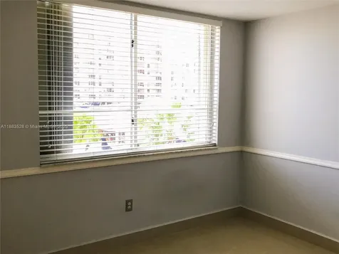 2642 Collins Avenue Miami Beach FL 33140