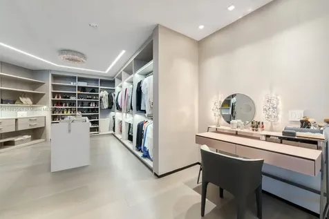 18555 Collins Avenue Sunny Isles Beach FL 33160