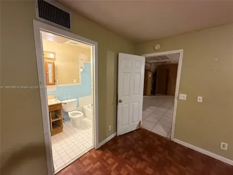 2960 Avenue F Riviera Beach FL 33404