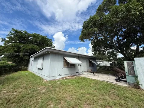 2960 Avenue F Riviera Beach FL 33404