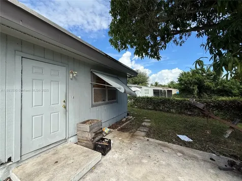 2960 Avenue F Riviera Beach FL 33404