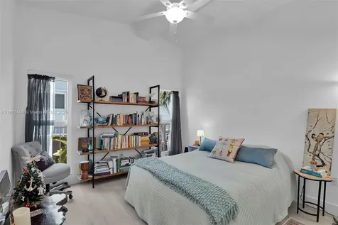 64 W Plaza Del Sol Islamorada FL 33036