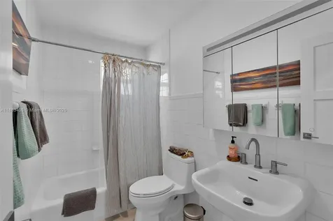 64 W Plaza Del Sol Islamorada FL 33036