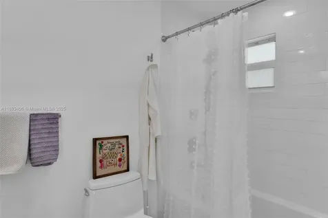 64 W Plaza Del Sol Islamorada FL 33036