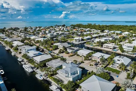 64 W Plaza Del Sol Islamorada FL 33036