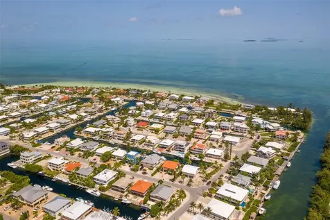64 W Plaza Del Sol Islamorada FL 33036