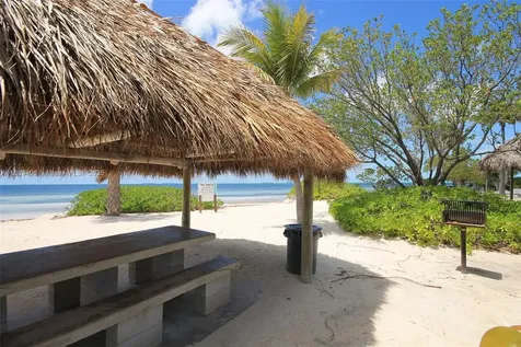 64 W Plaza Del Sol Islamorada FL 33036