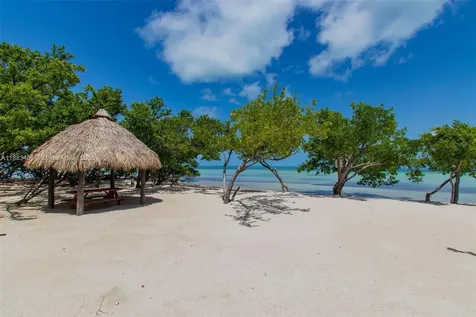 64 W Plaza Del Sol Islamorada FL 33036