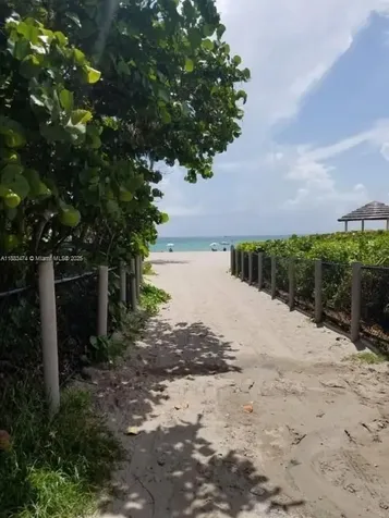 309 Crocus Terrace Hollywood FL 33019