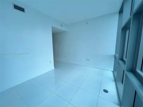851 NE 1st Avenue Miami FL 33132