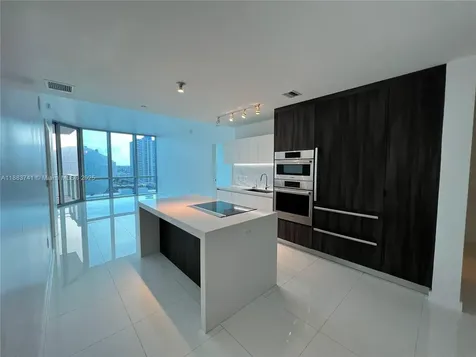 851 NE 1st Avenue Miami FL 33132