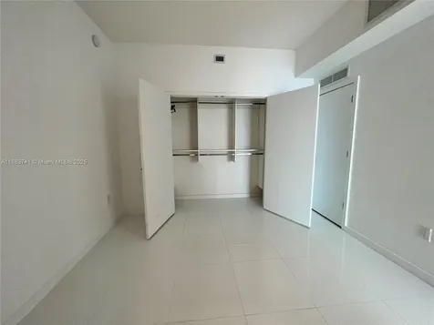 851 NE 1st Avenue Miami FL 33132