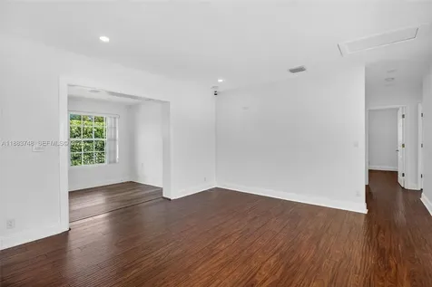 8371 SW 32nd Terrace Miami FL 33155