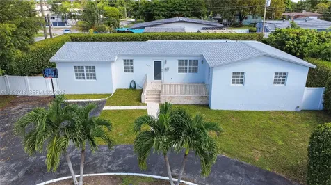8371 SW 32nd Terrace Miami FL 33155