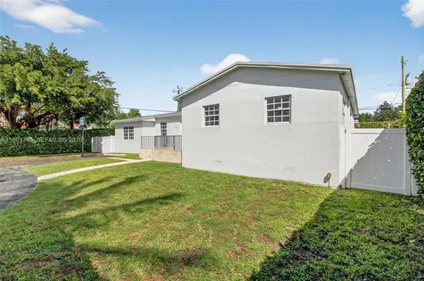 8371 SW 32nd Terrace Miami FL 33155