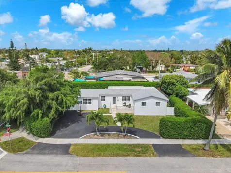 8371 SW 32nd Terrace Miami FL 33155