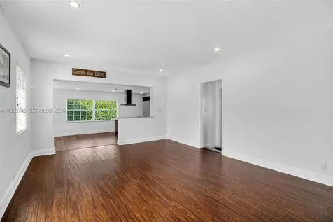 8371 SW 32nd Terrace Miami FL 33155