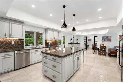 7425 SW 115th Street Pinecrest FL 33156