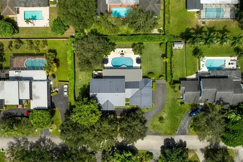 7425 SW 115th Street Pinecrest FL 33156