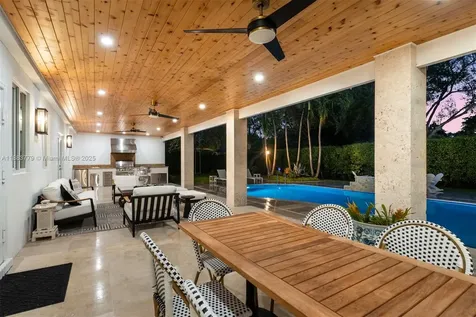 7425 SW 115th Street Pinecrest FL 33156