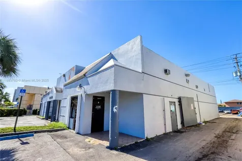 6250 W 21st Court Hialeah FL 33016