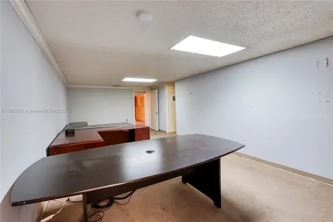 6250 W 21st Court Hialeah FL 33016