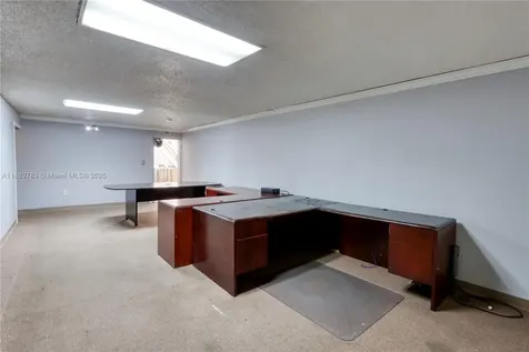 6250 W 21st Court Hialeah FL 33016