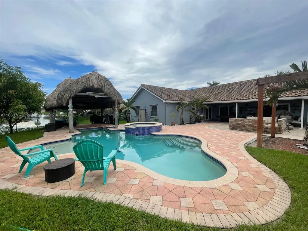 12645 SW 9th Place Davie FL 33325