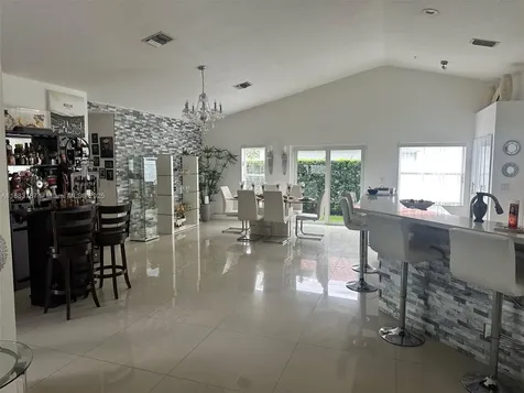 12645 SW 9th Place Davie FL 33325