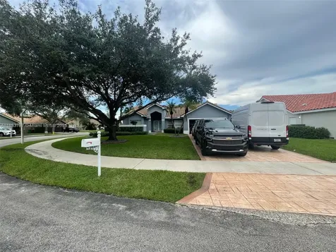12645 SW 9th Place Davie FL 33325