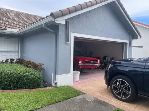 12645 SW 9th Place Davie FL 33325