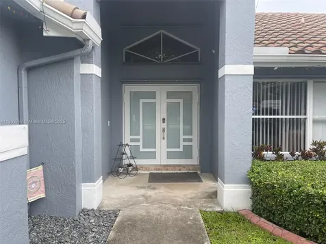 12645 SW 9th Place Davie FL 33325