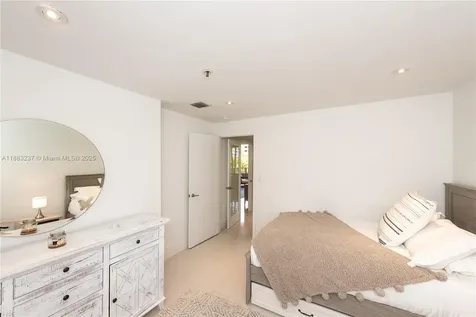 251 Crandon Boulevard Key Biscayne FL 33149